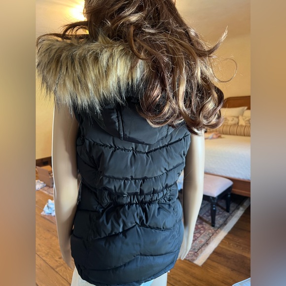 NWT - Canada Weather Gear black sleeveless hooded vest - Picture 2 of 9